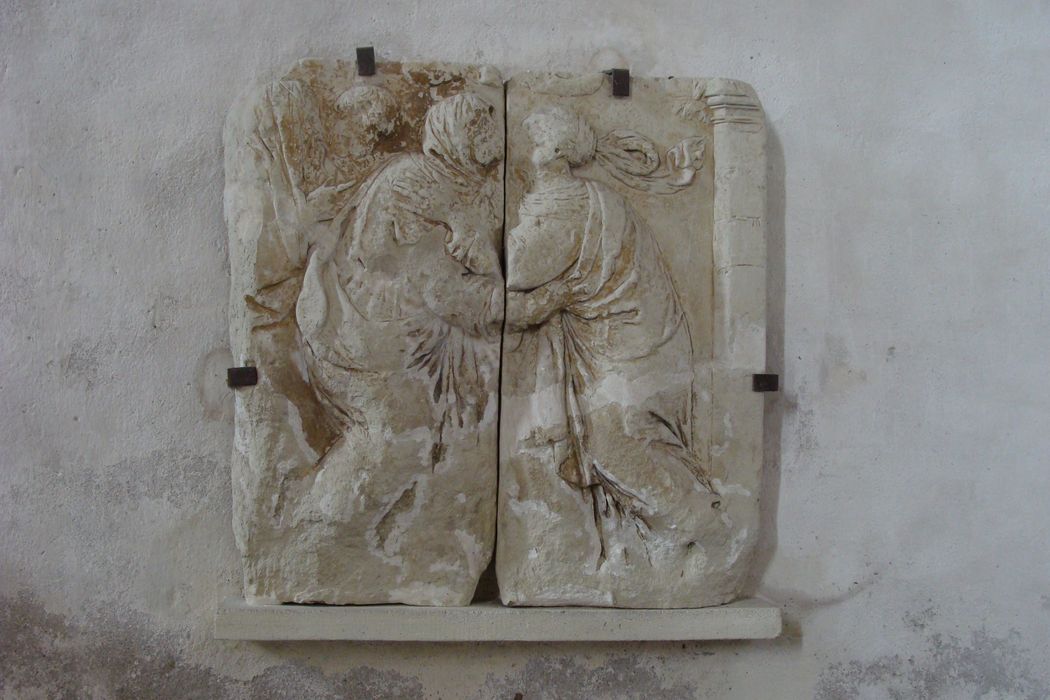 bas-relief : la Visitation