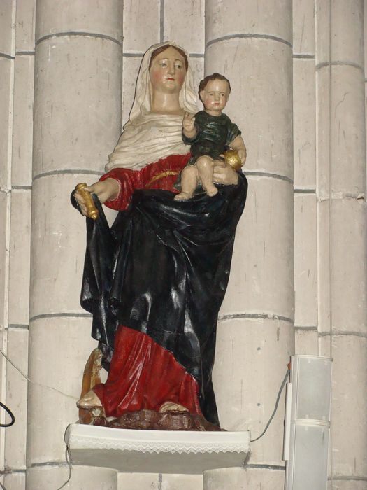 statue : Vierge à l'Enfant