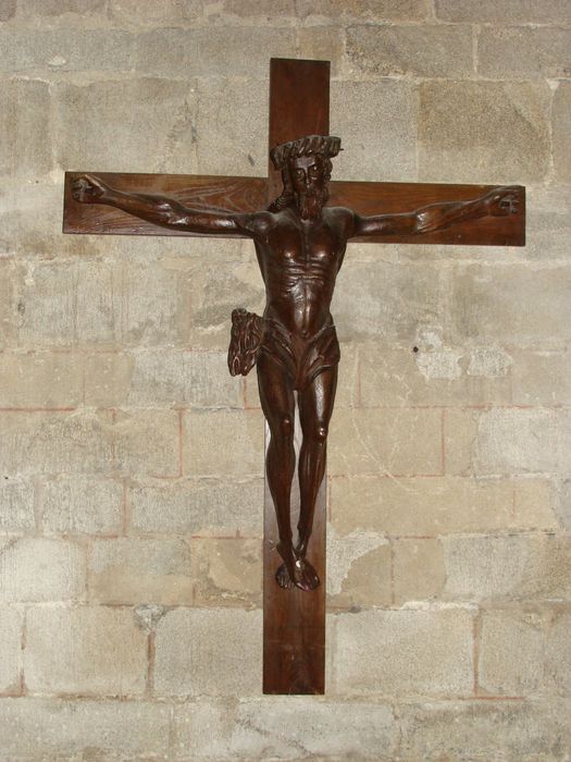 statue : Christ en croix