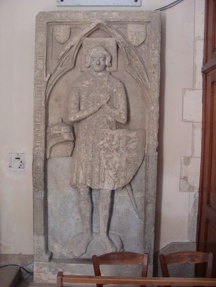 monument sépulcral : du chevalier Guillaume des Bretesches, dite du croisée