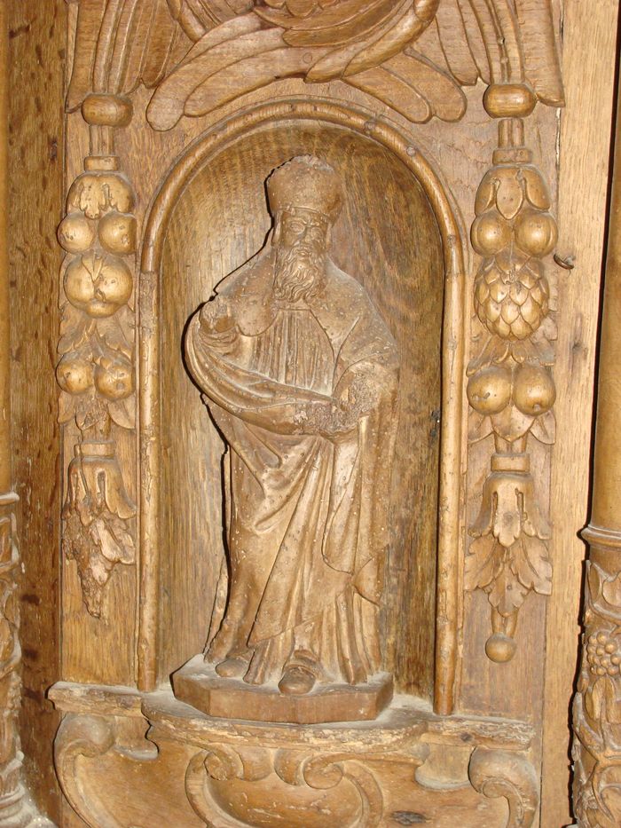 2 statues : évêque, saint Jean-Baptiste
