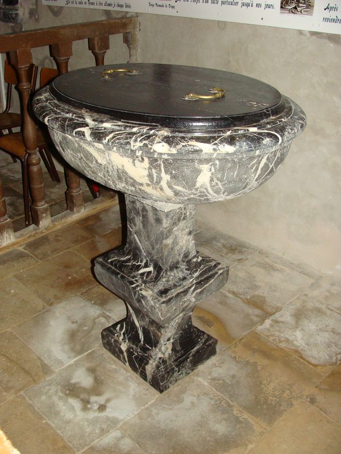 fonts baptismaux (cuve baptismale) - © Ministère de la Culture (France), Conservation des antiquités et objets d'art de Loire-Atlantique, tous droits réservés