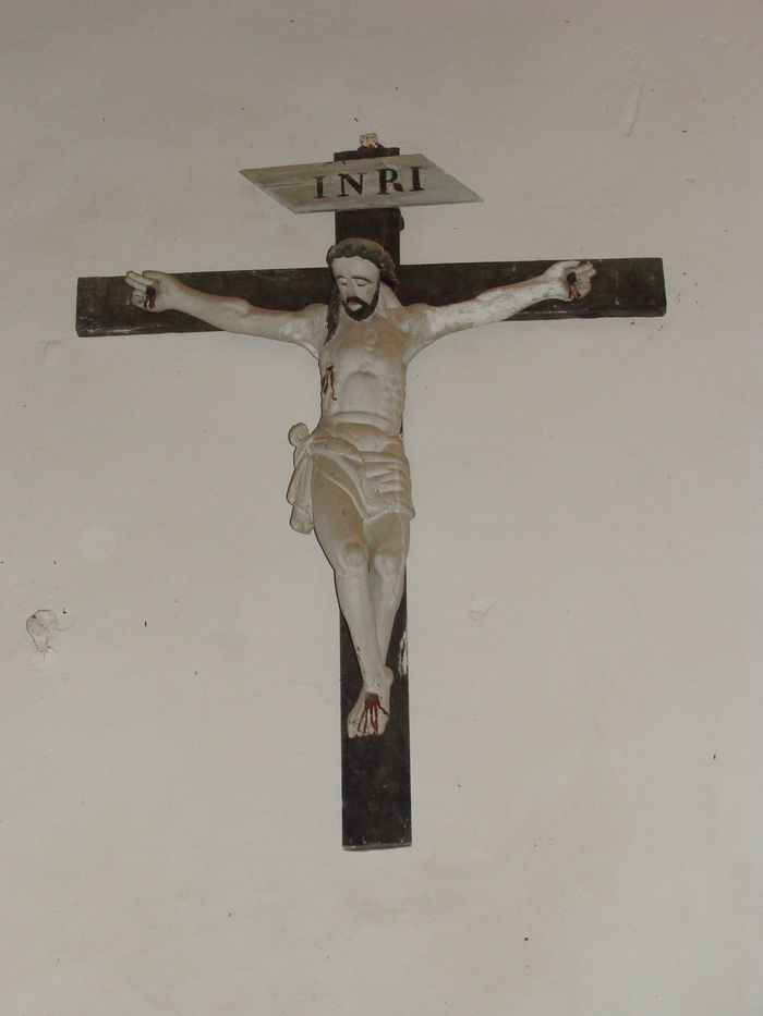 statue : Christ en croix