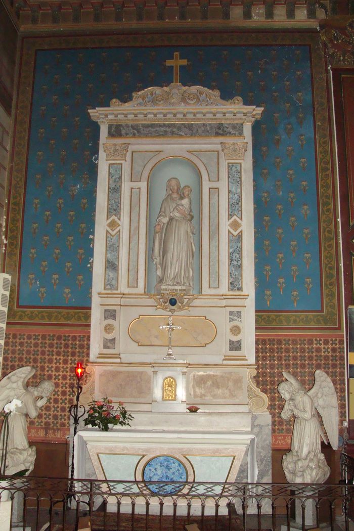 autel, retable latéral, statue : Vierge à l'Enfant - © Ministère de la Culture (France), Conservation des antiquités et objets d'art de Loire-Atlantique, tous droits réservés