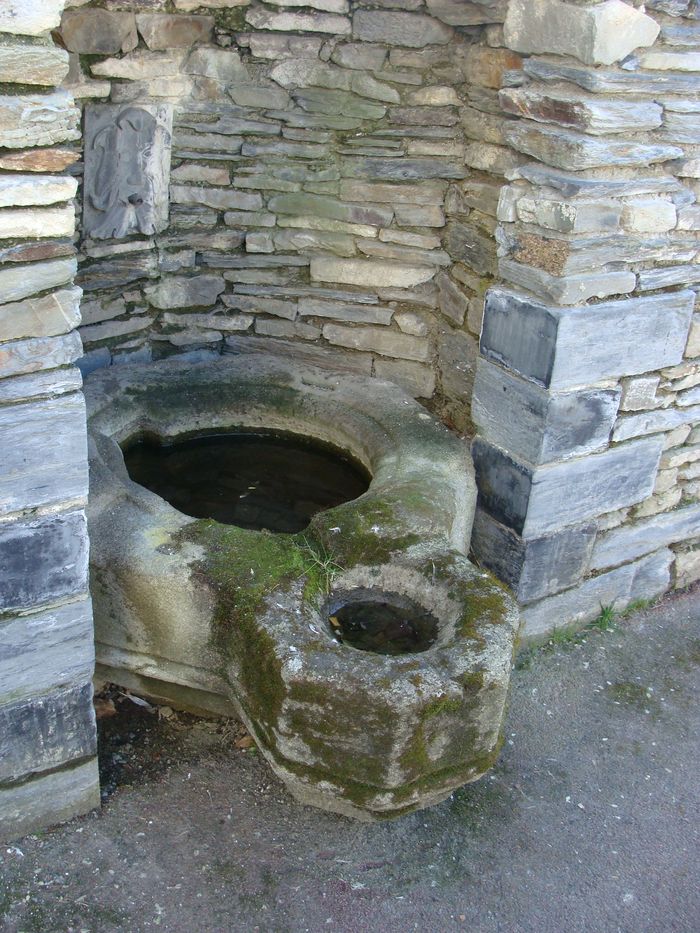 fonts baptismaux (cuve baptismale double)