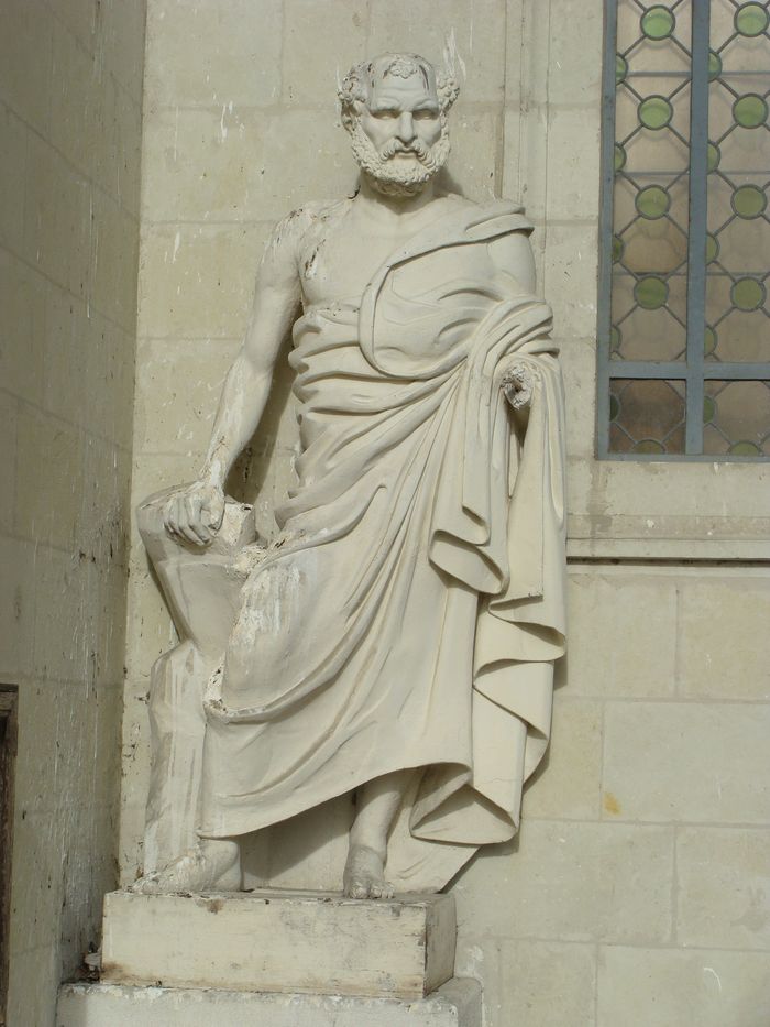 deux statues : Saint Pierre, Saint Paul