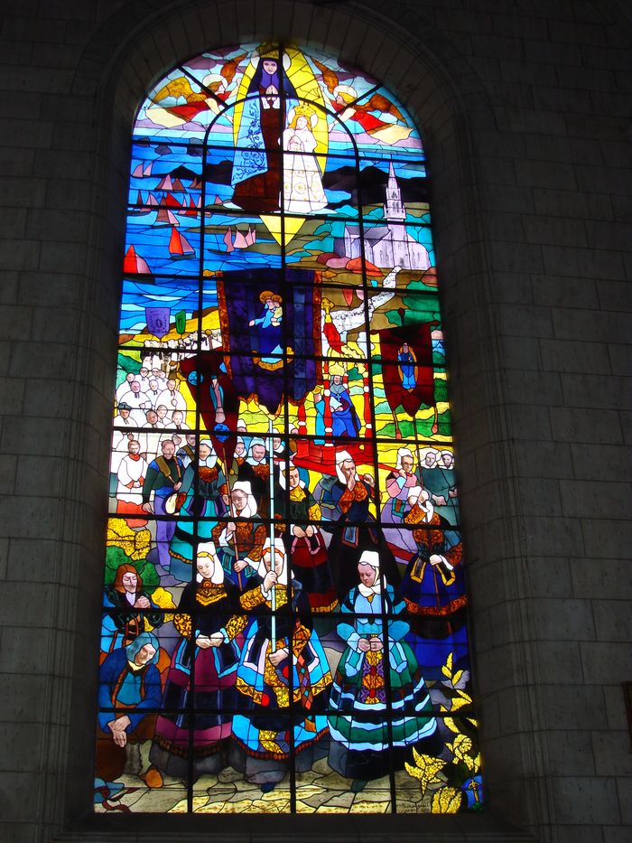 verrière : Sainte Anne et la Vierge - © Ministère de la Culture (France), Conservation des antiquités et objets d'art de Loire-Atlantique, tous droits réservés