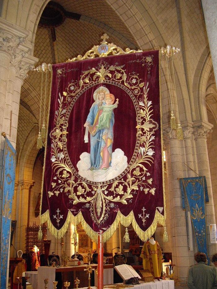 bannière de procession de la Vierge et de saint Mélaine