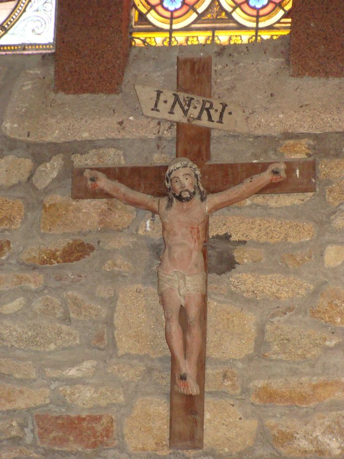 statue : Christ en croix