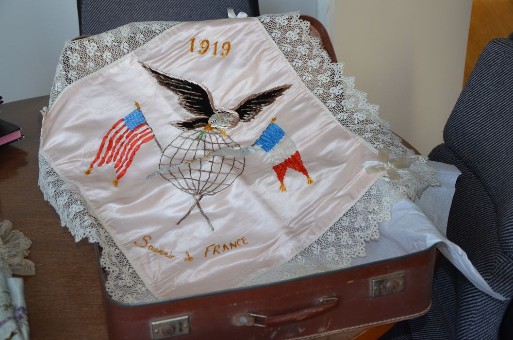 linge domestique : Nappe (napperon) - © Ministère de la Culture (France), Conservation des antiquités et des objets de loire-Atlantique – Tous droits réservés 