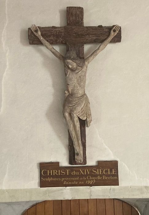 statue : Christ en croix