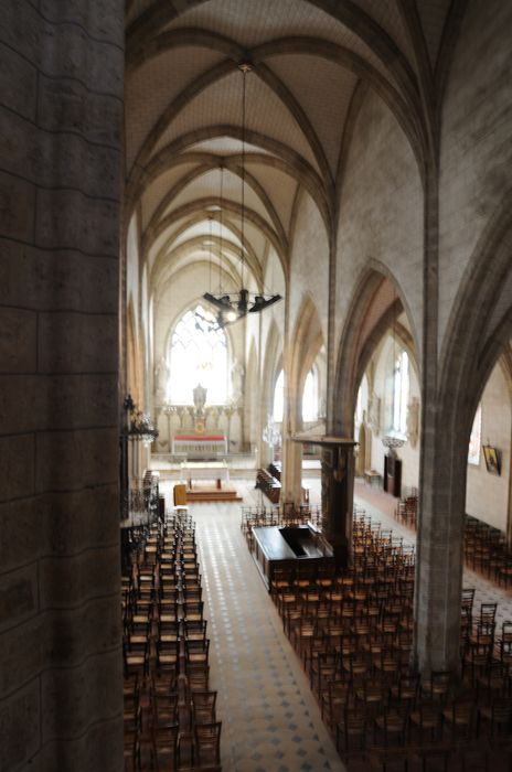 Eglise Saint-Pierre : Nef, vue générale