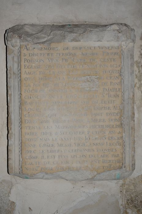 plaque funéraire de Pierre Poisson, curé de Boynes