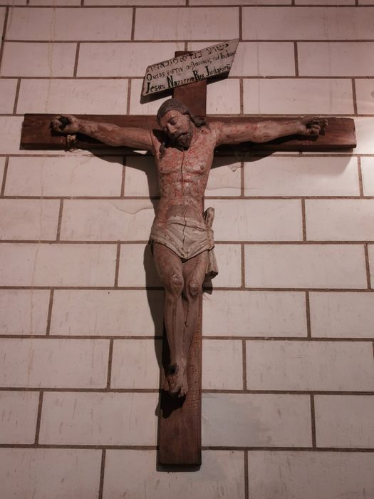 statue : Christ en croix - © Ministère de la Culture (France), Conservation des antiquités et des objets d’art du Loiret – Tous droits réservés 