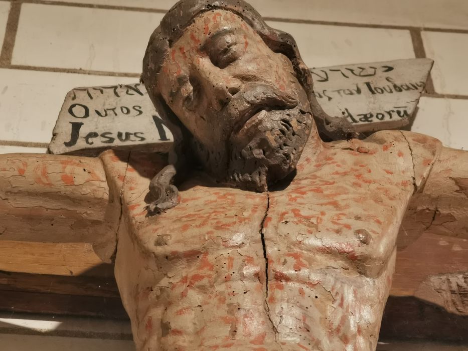 statue : Christ en croix, détail - © Ministère de la Culture (France), Conservation des antiquités et des objets d’art du Loiret – Tous droits réservés 