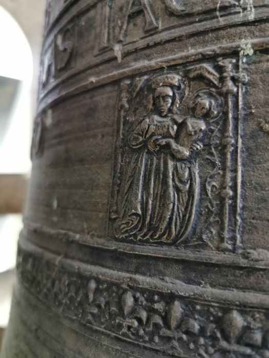 cloche, détail d'une vignette - © Ministère de la Culture (France), Conservation des antiquités et des objets d’art du Loiret – Tous droits réservés 