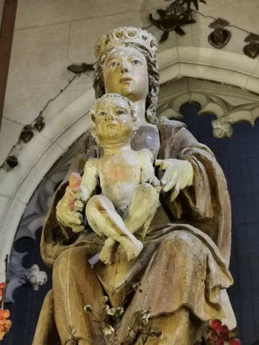 statue : Vierge à l'Enfant