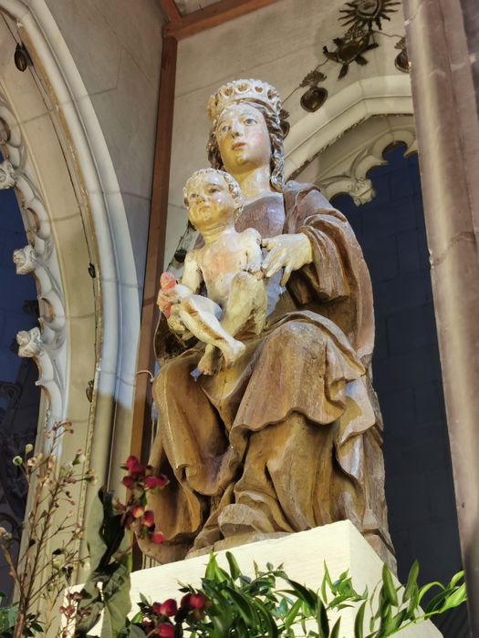 statue : Vierge à l'Enfant