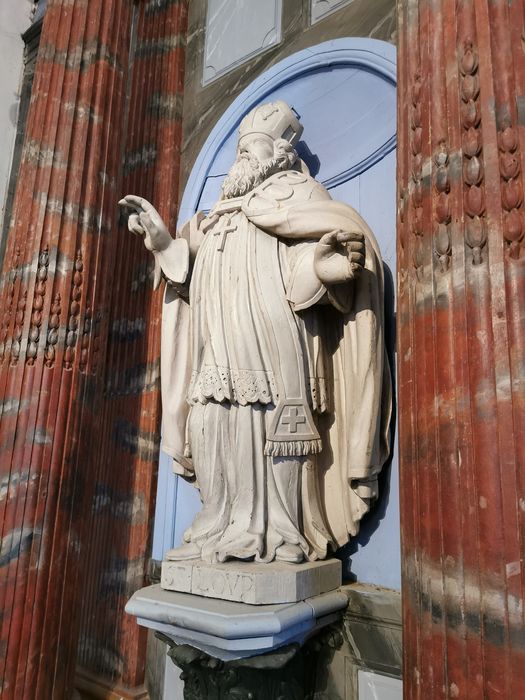 statue : Saint Loup de Sens