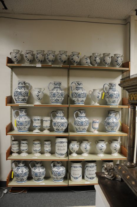 pots à pharmacie - © Ministère de la Culture (France), Conservation des antiquités et des objets d’art du Loiret – Tous droits réservés