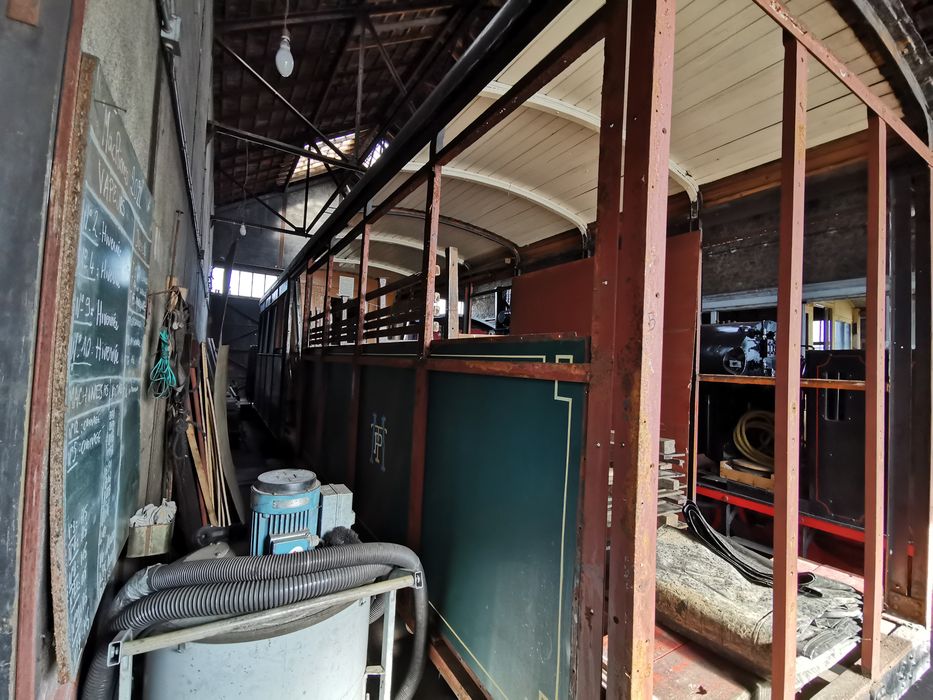 voiture à voyageurs type TPT, à bogies, à voie inférieure à 1 mètre, V6, vue partielle - © Ministère de la Culture (France), Conservation des antiquités et des objets d’art du Loiret – Tous droits réservés 