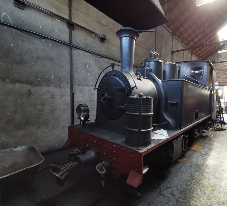 locomotive à vapeur : locomotive-tender La Meuse, dite Les Fontenelles, à voie inférieure à 1 mètre, 130 T 3931, MTP 9