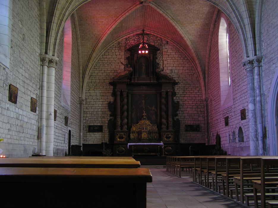 autel, retable : Crucifixion (la) (maître-autel) - © Ministère de la Culture (France), Conservation des antiquités et des objets d’art du Lot-et-Garonne – Tous droits réservés 