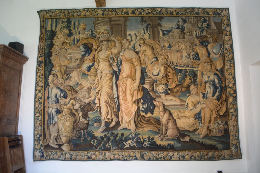 tenture d’Aubusson Scènes de l’histoire d’Achille : Polyxène conduite par Hélène au tombeau d'Achille, détail