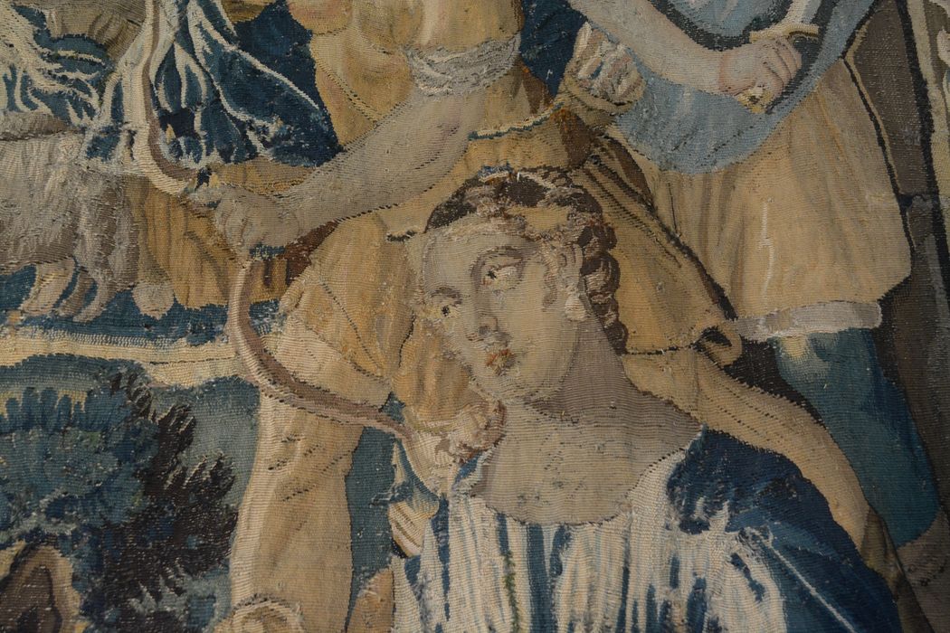 tenture d’Aubusson Scènes de l’histoire d’Achille : Polyxène conduite par Hélène au tombeau d'Achille, détail