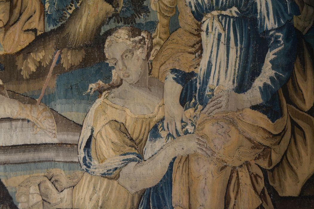 tenture d’Aubusson Scènes de l’histoire d’Achille : Polyxène conduite par Hélène au tombeau d'Achille, détail