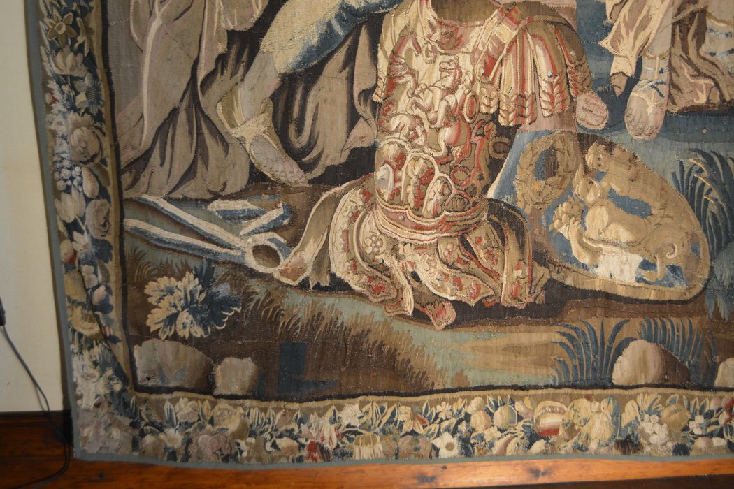 tenture d’Aubusson Scènes de l’histoire d’Achille : Thétis demande à Héphaïstos de forger de nouvelles armes pour Achille, détail