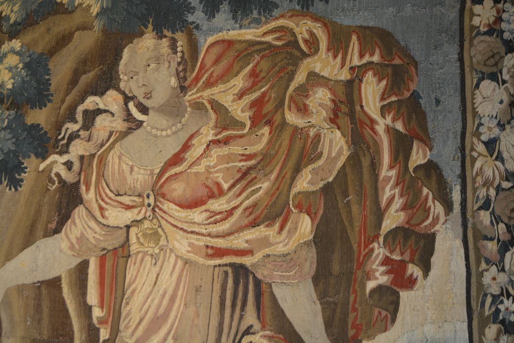 tenture d’Aubusson Scènes de l’histoire d’Achille : Thétis demande à Héphaïstos de forger de nouvelles armes pour Achille, détail