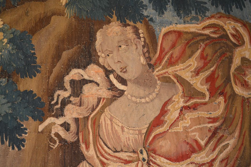 tenture d’Aubusson Scènes de l’histoire d’Achille : Thétis demande à Héphaïstos de forger de nouvelles armes pour Achille, détail