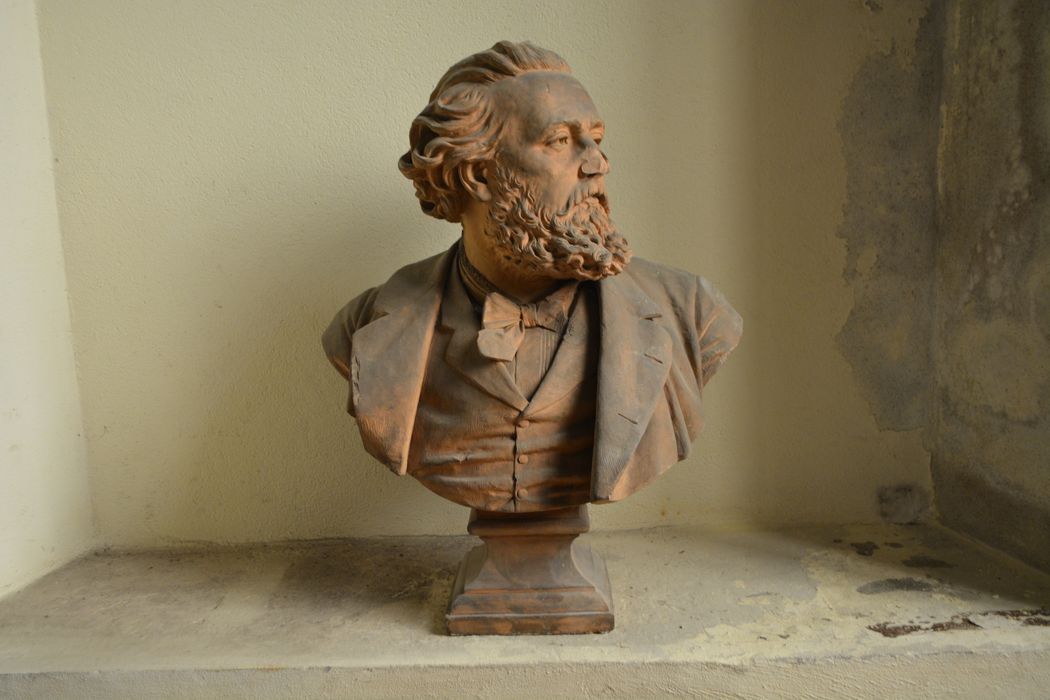 sculpture : portrait en buste de Léon Gambetta