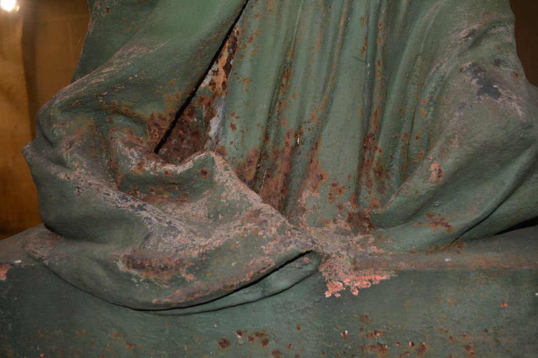 sculpture : statue allégorique de la Paix, détail