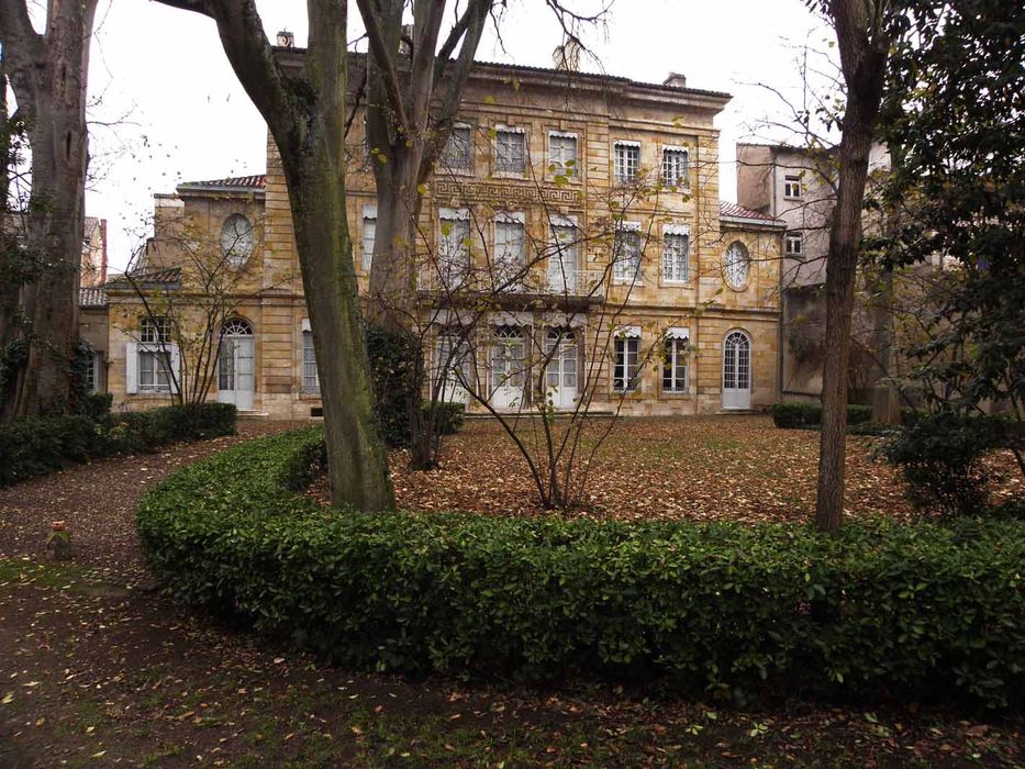 façade sur jardin