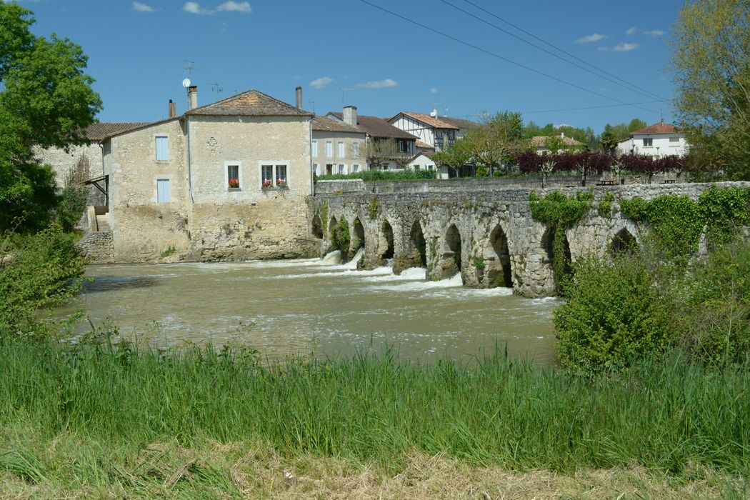 vue partielle du pont depuis l’aval