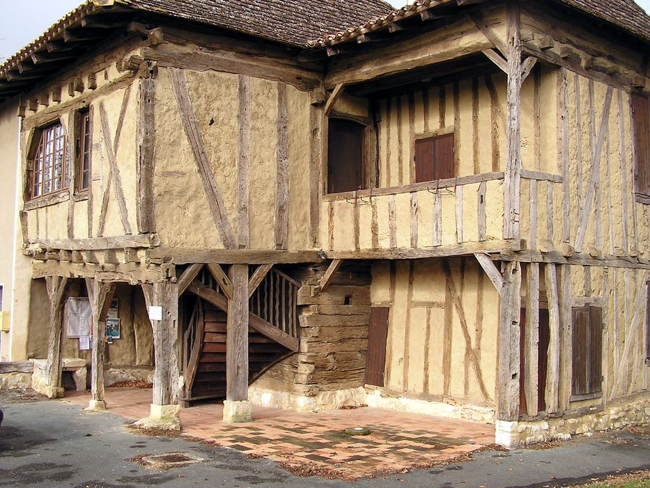 vue générale des façades depuis la rue