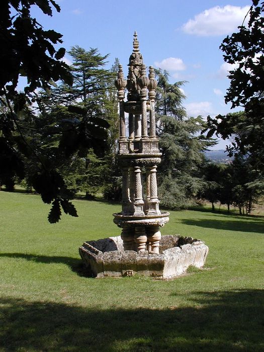 fontaine dans le parc