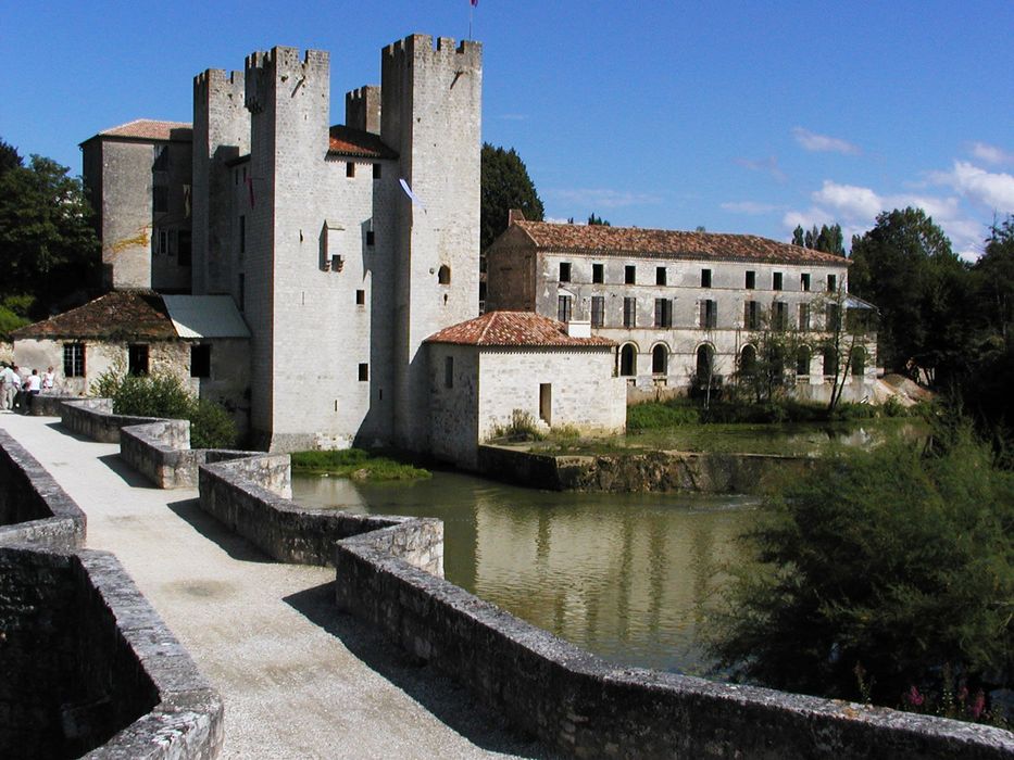 vue générale du moulin dans son environnement depuis l’Ouest