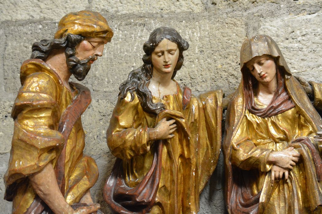 groupe sculpté : Mise au tombeau, vue partielle