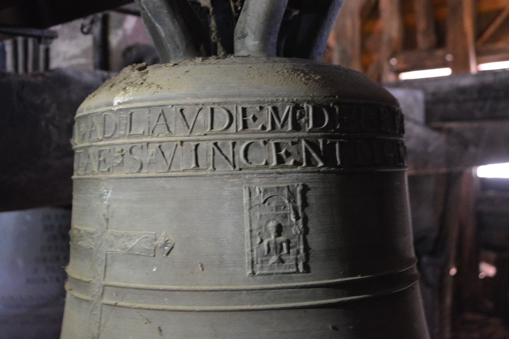 cloche, détail de l’inscription