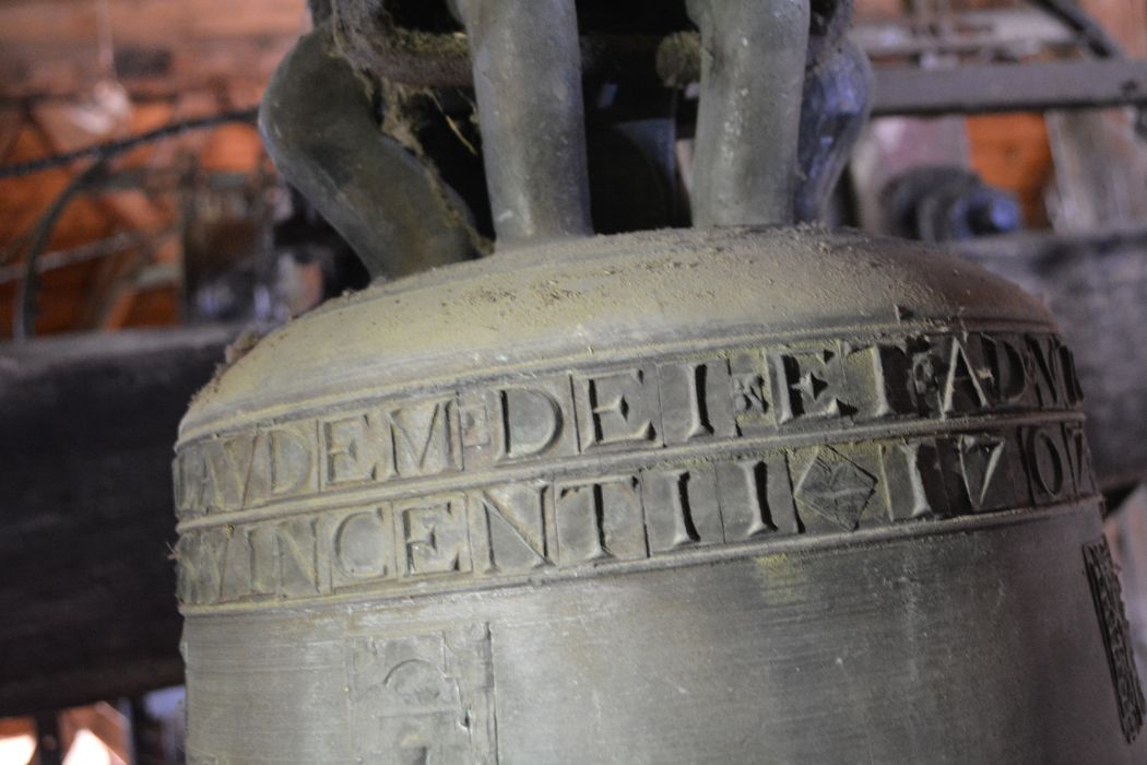 cloche, détail de l’inscription