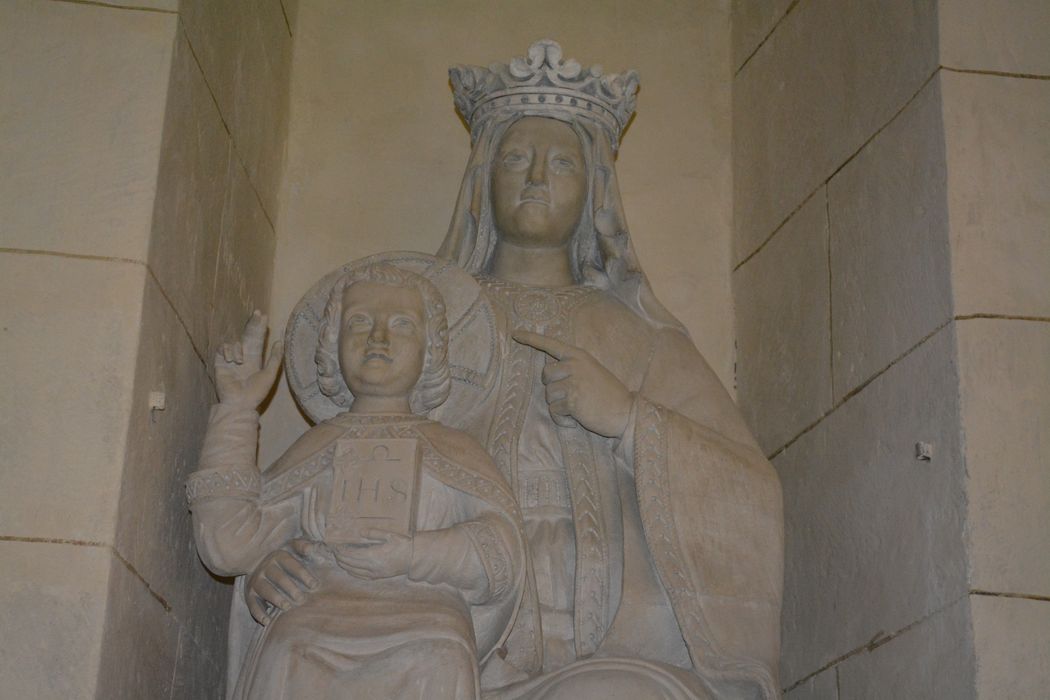 statue : Vierge à l'Enfant, vue partielle