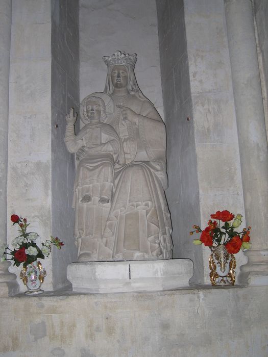 statue : Vierge à l'Enfant, vue partielle - © Ministère de la Culture (France), Conservation des antiquités et des objets d’art du Lot-et-Garonne – Tous droits réservés 