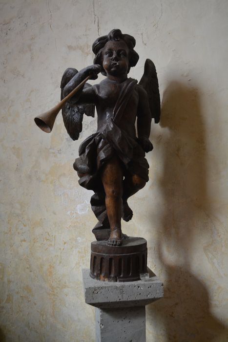 statue : angelot - © Ministère de la Culture (France), Conservation des antiquités et des objets d’art du Lot-et-Garonne – Tous droits réservés 