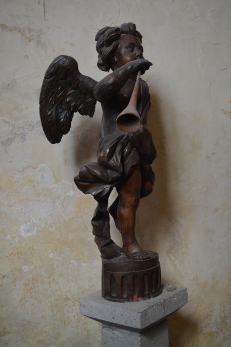 statue : angelot - © Ministère de la Culture (France), Conservation des antiquités et des objets d’art du Lot-et-Garonne – Tous droits réservés 