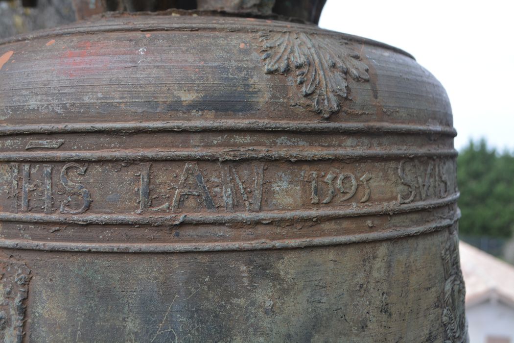 cloche, détail de l’inscription