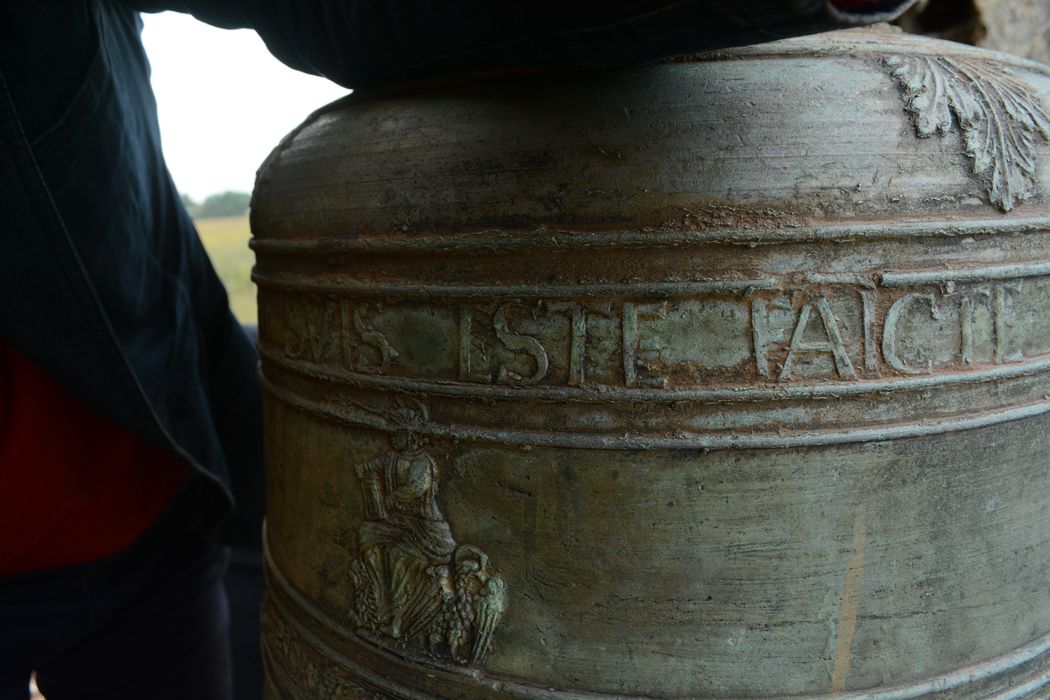 cloche, détail de l’inscription