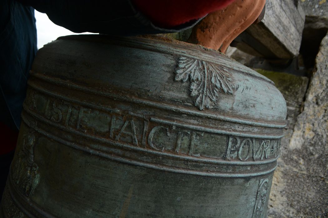 cloche, détail de l’inscription